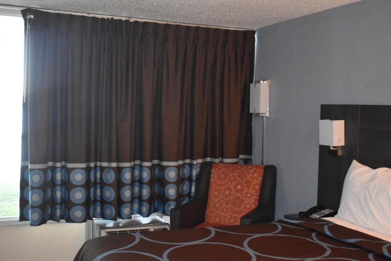 Super 8 By Wyndham Riverside Al Kültér fotó